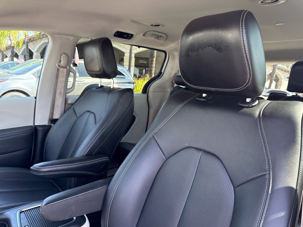 Used 2024 Chrysler Pacifica Touring-L FWD image 24