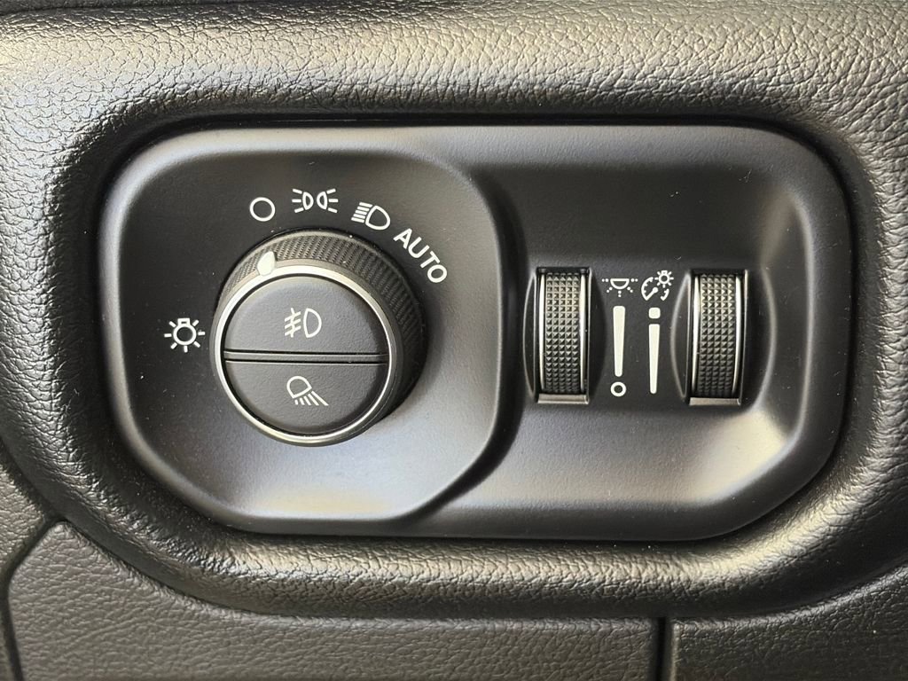 Used 2019 RAM 1500 Laramie image 25