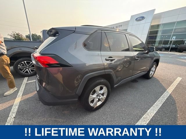 Used 2021 Toyota RAV4 XLE AWD/4WD image 2