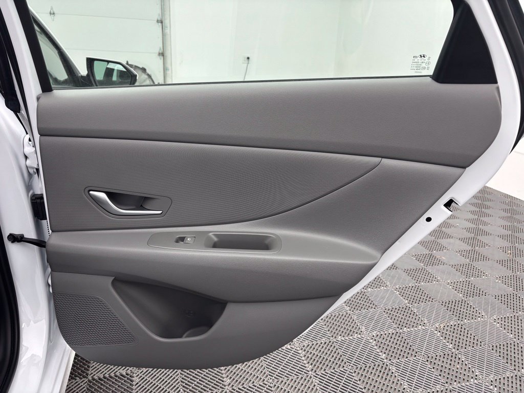 Used 2024 Hyundai Elantra SEL FWD image 39