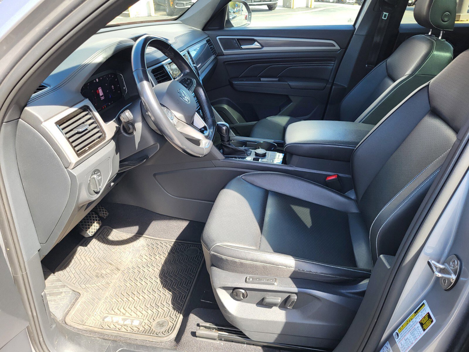 Used 2020 Volkswagen Atlas Cross Sport SEL image 19