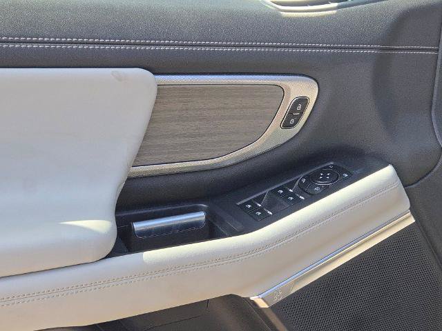 Certified 2025 Ford Expedition Platinum AWD/4WD image 24