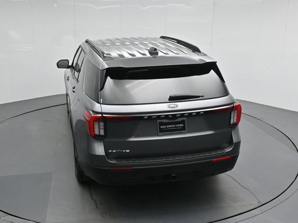 Certified 2025 Ford Explorer Active image 18