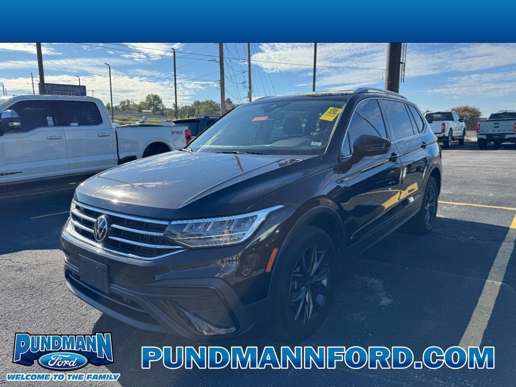 Used 2023 Volkswagen Tiguan SE FWD image 1