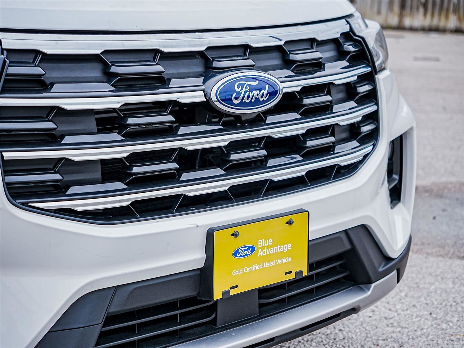 Certified 2025 Ford Explorer Active w/ Active Comfort Package RWD image 4