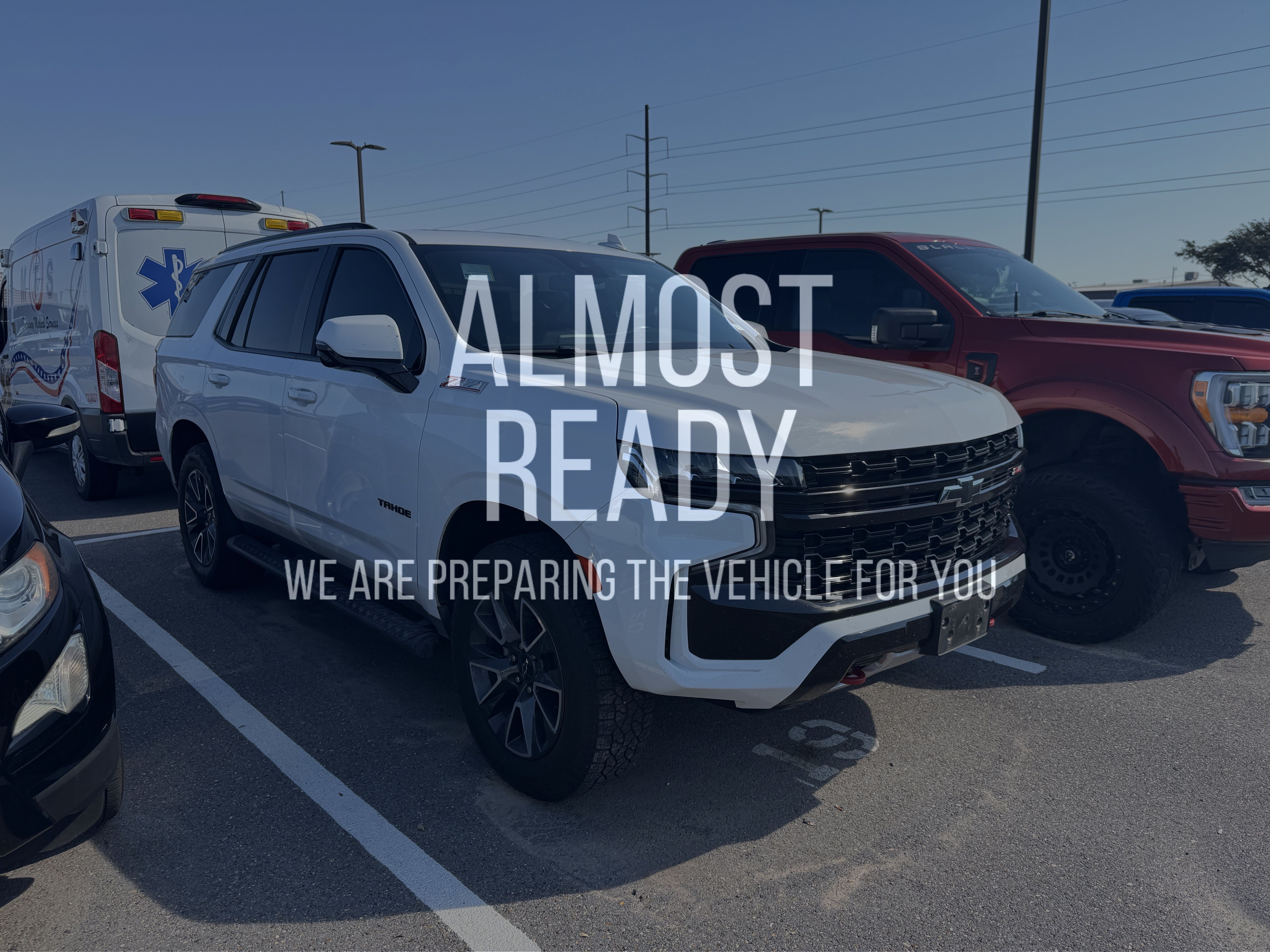 Used 2023 Chevrolet Tahoe Z71 w/ Luxury Package AWD/4WD image 5