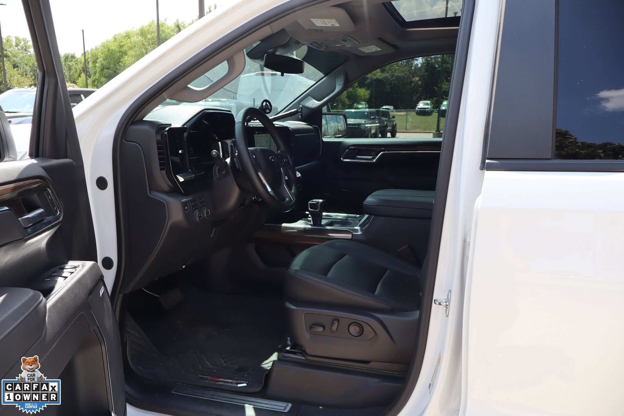 Used 2025 Chevrolet Silverado 1500 LT Trail Boss w/ LT Trail Boss Premium Package AWD/4WD image 26
