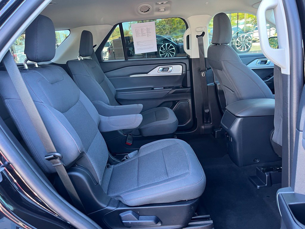 Certified 2025 Ford Explorer Active AWD/4WD image 19