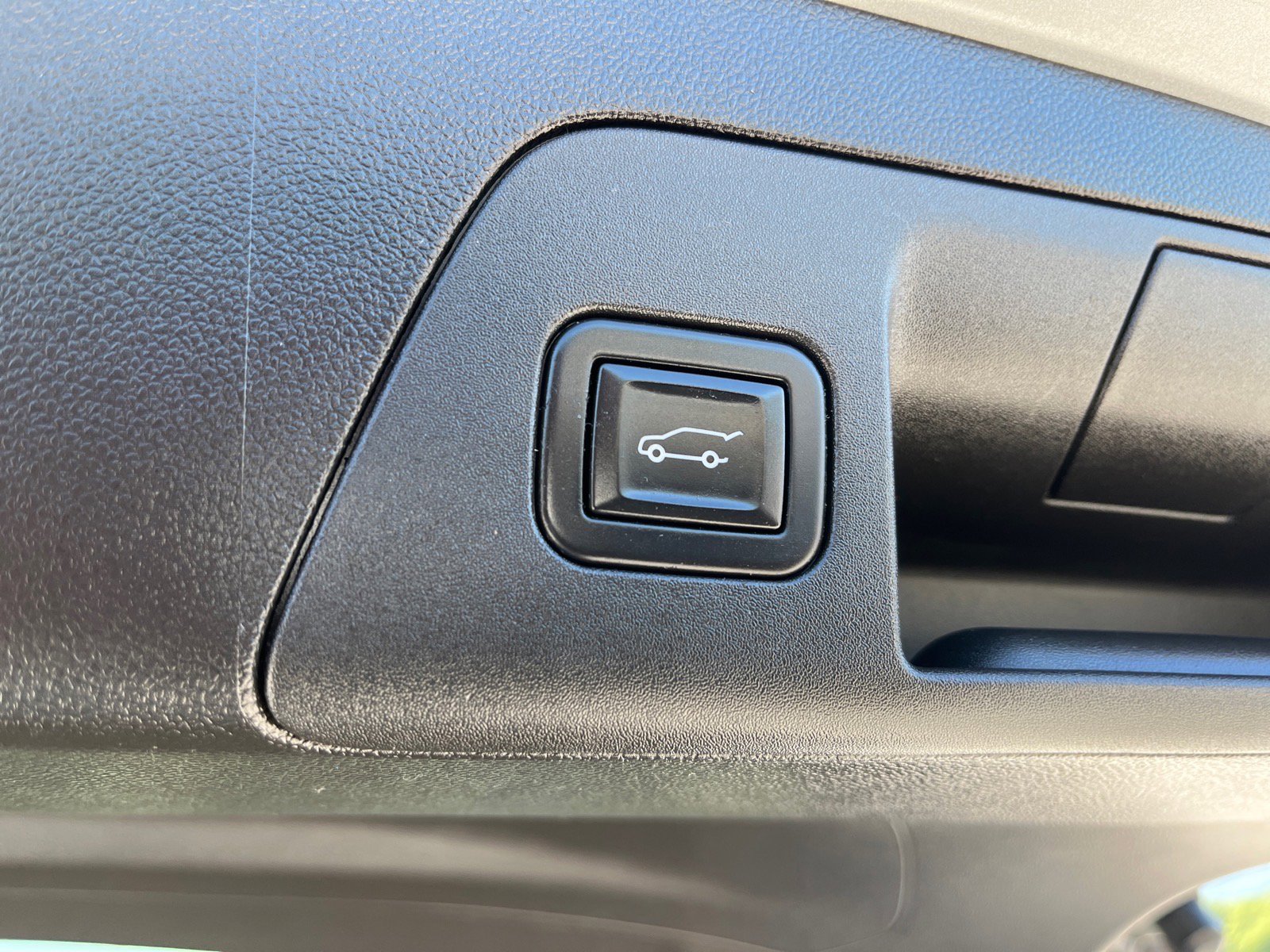 Used 2023 Buick Envision Essence w/ Sport Touring Package AWD/4WD image 20