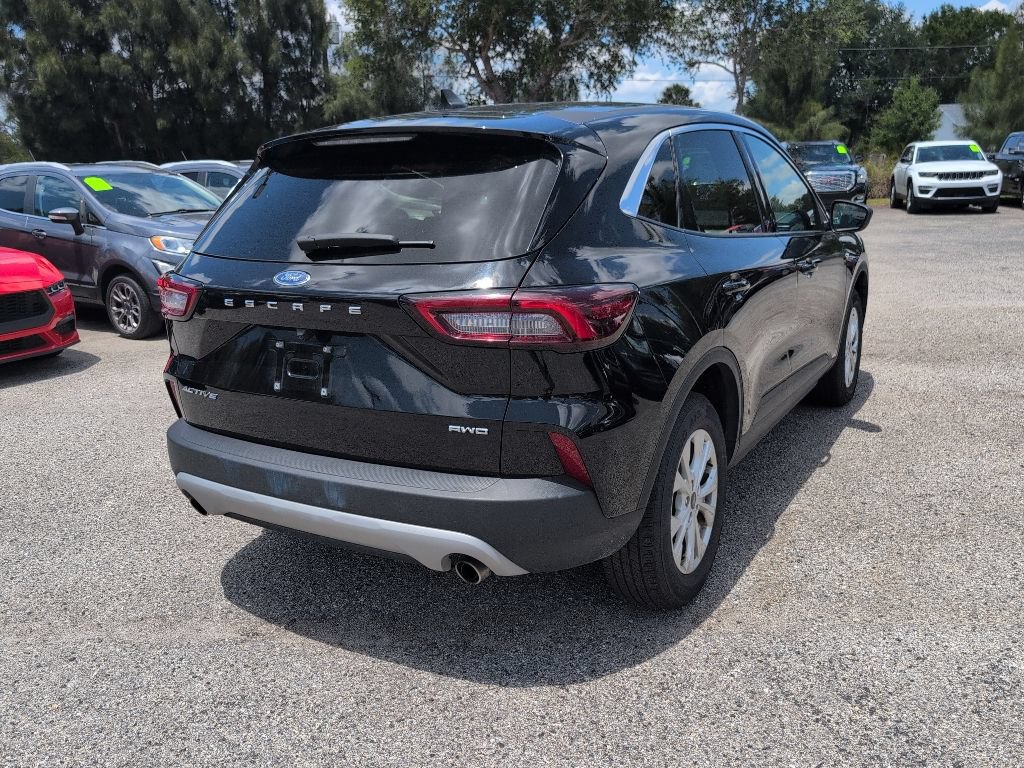 Certified 2024 Ford Escape Active AWD/4WD image 3