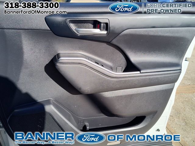 Used 2023 Toyota Highlander L image 25