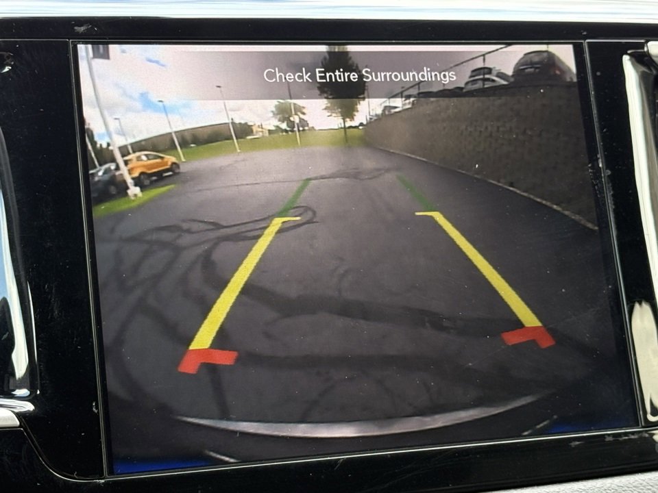 Used 2020 Chrysler Pacifica Touring-L Plus image 35