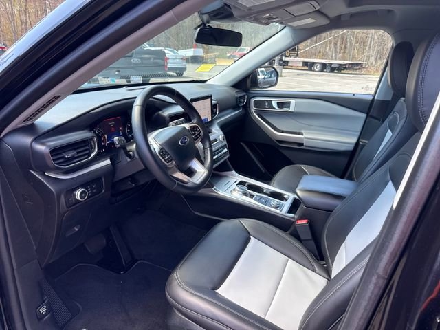 Certified 2023 Ford Explorer XLT w/ Equipment Group 202A AWD/4WD image 9