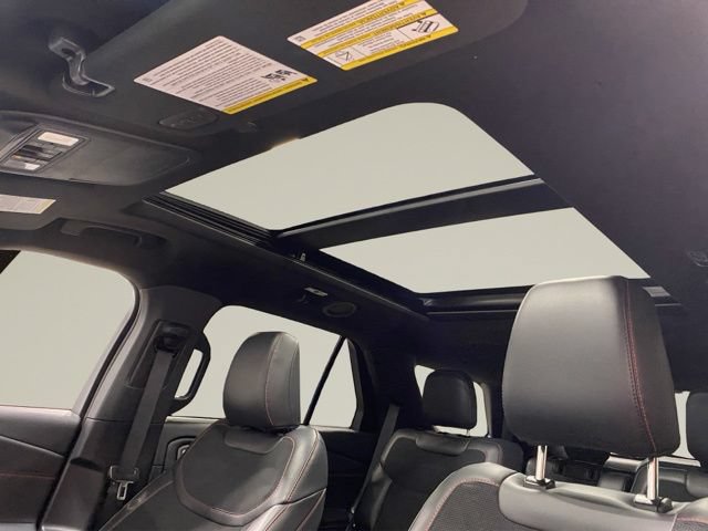 Certified 2025 Ford Explorer ST AWD/4WD image 3