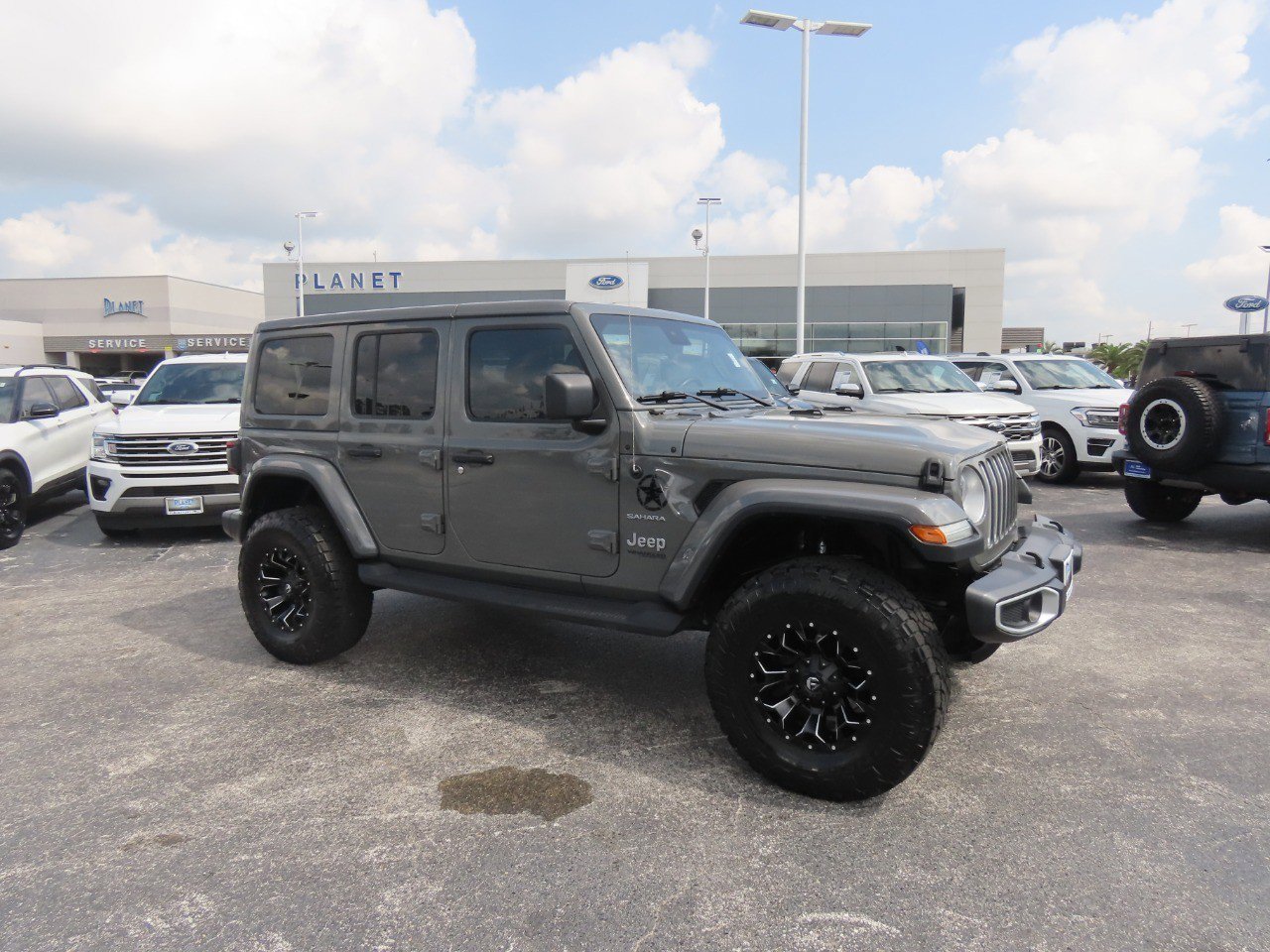 Used 2020 Jeep Wrangler Unlimited Sahara AWD/4WD image 7