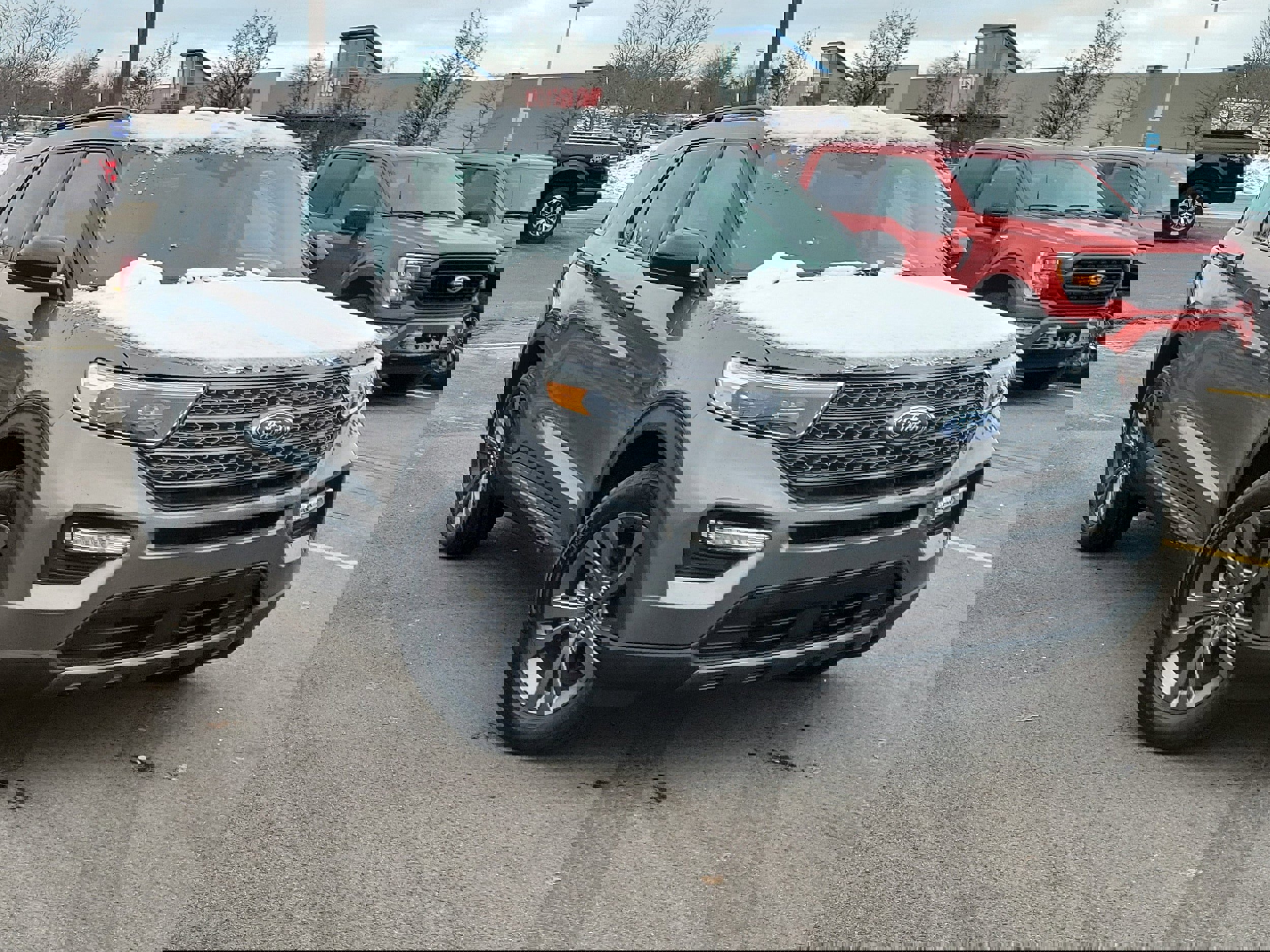 Certified 2023 Ford Explorer XLT w/ Equipment Group 202A image 5