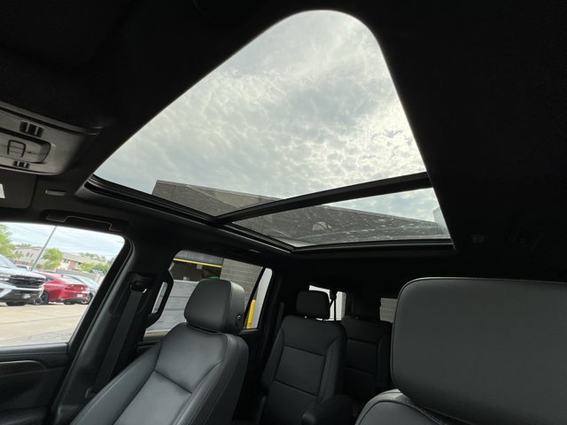 Used 2024 Chevrolet Suburban Z71 w/ Luxury Package AWD/4WD image 21