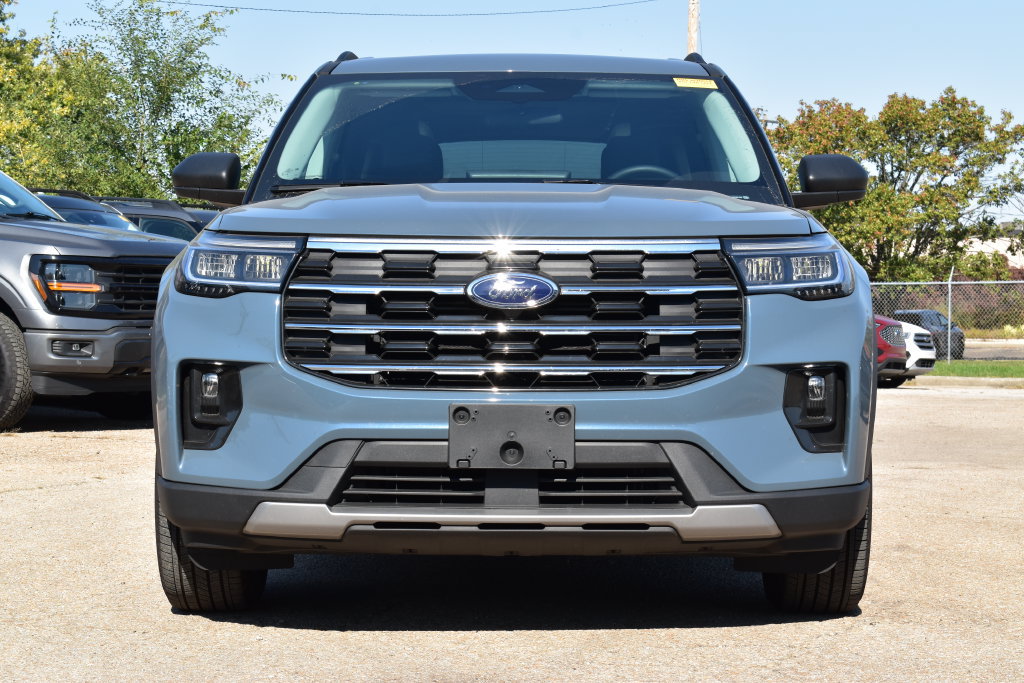 Certified 2026 Ford Explorer Active w/ Active Comfort Package AWD/4WD image 2