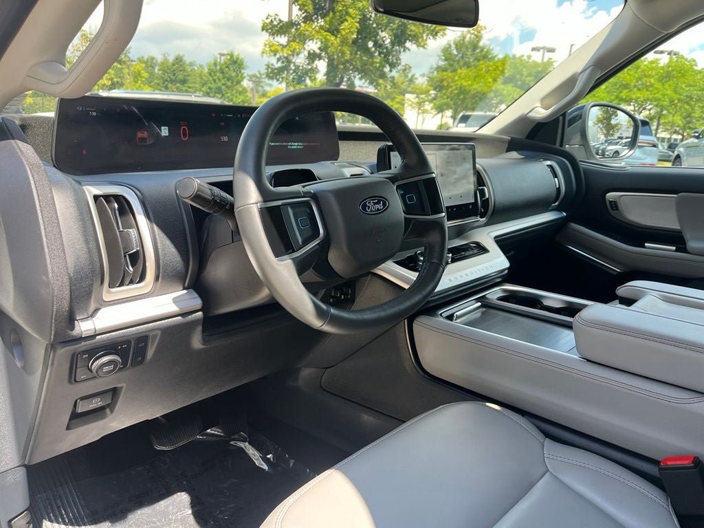 Certified 2025 Ford Expedition Active AWD/4WD image 23
