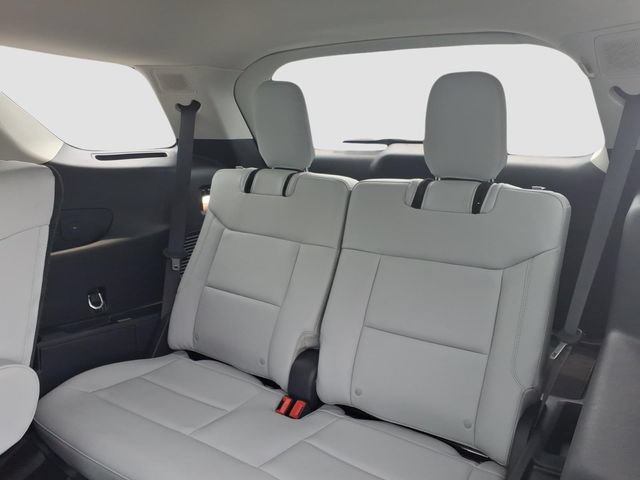 Certified 2025 Ford Explorer Platinum w/ Ultimate Package AWD/4WD image 10