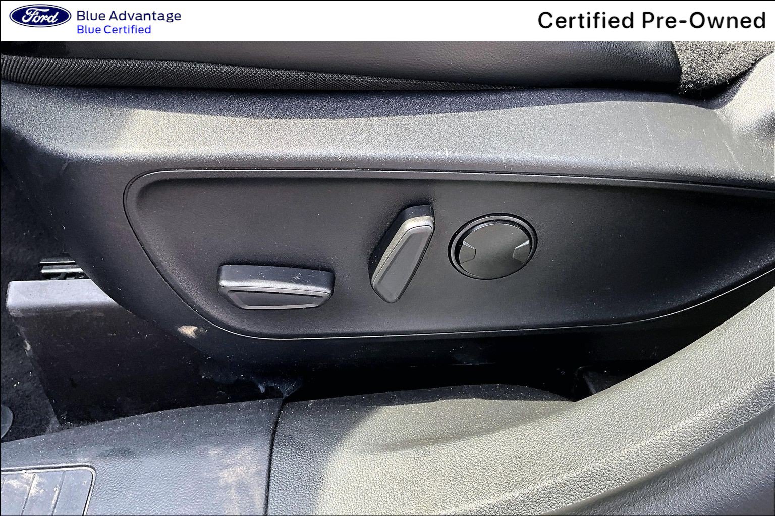 Certified 2025 Ford Escape Platinum AWD/4WD image 34