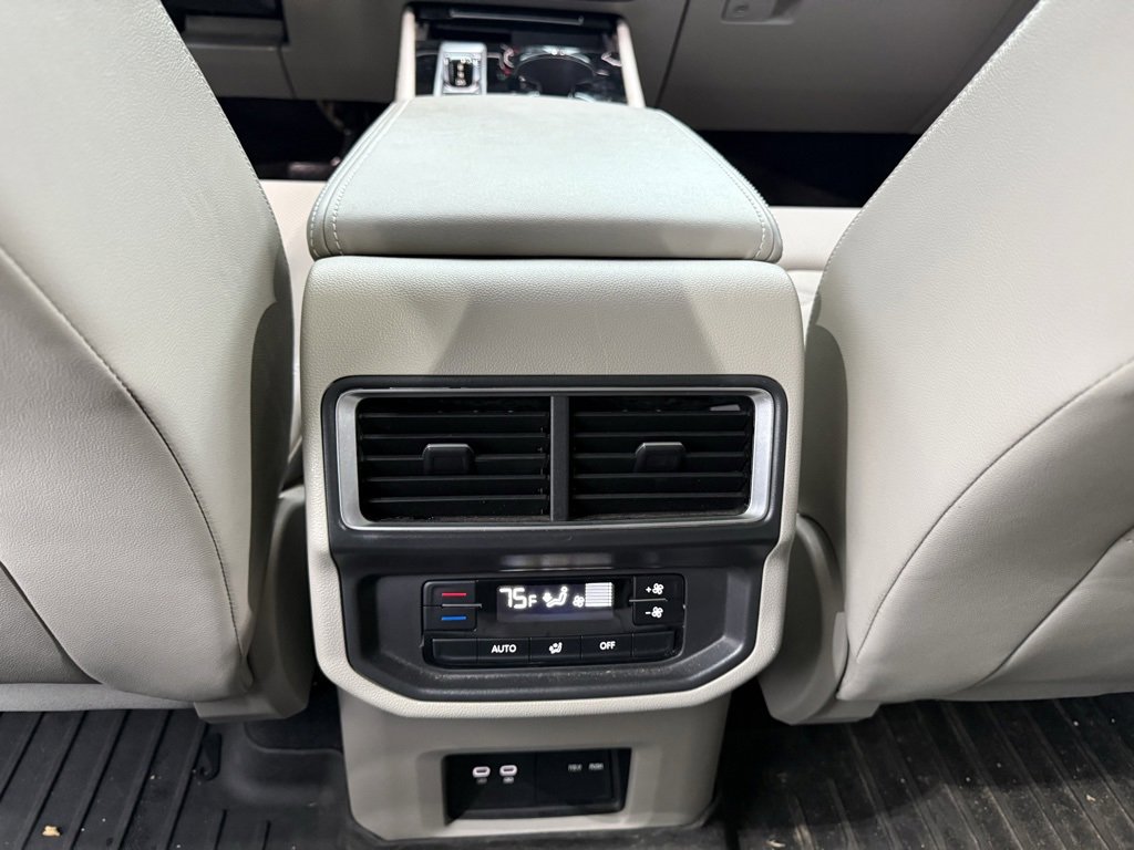 Used 2024 Volkswagen Atlas SE image 26