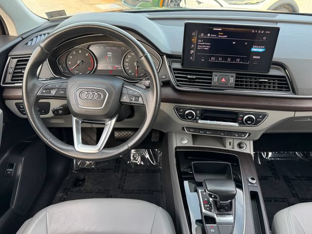 Used 2022 Audi Q5 2.0T Premium w/ Convenience Package AWD/4WD image 12