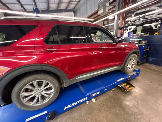 Certified 2021 Ford Explorer Limited w/ Equipment Group 301A AWD/4WD image 18