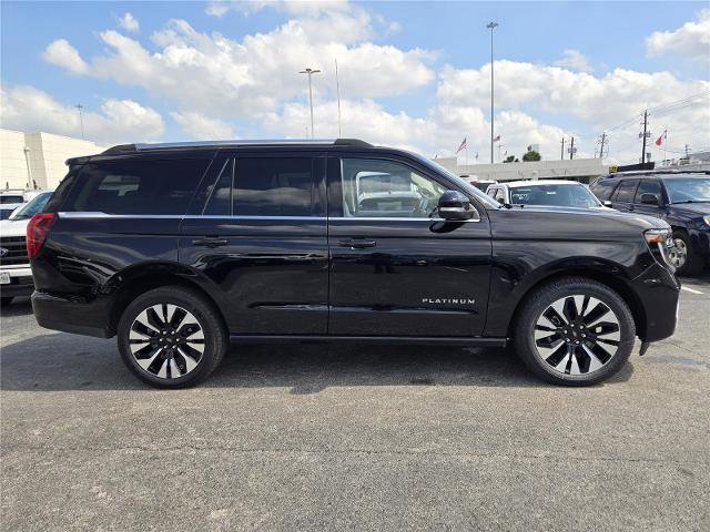 Certified 2025 Ford Expedition Platinum w/ Driver's Package AWD/4WD image 4