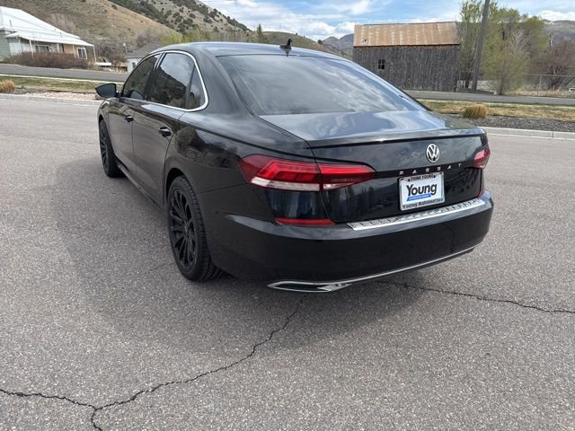 Used 2022 Volkswagen Passat 2.0T SE FWD image 5