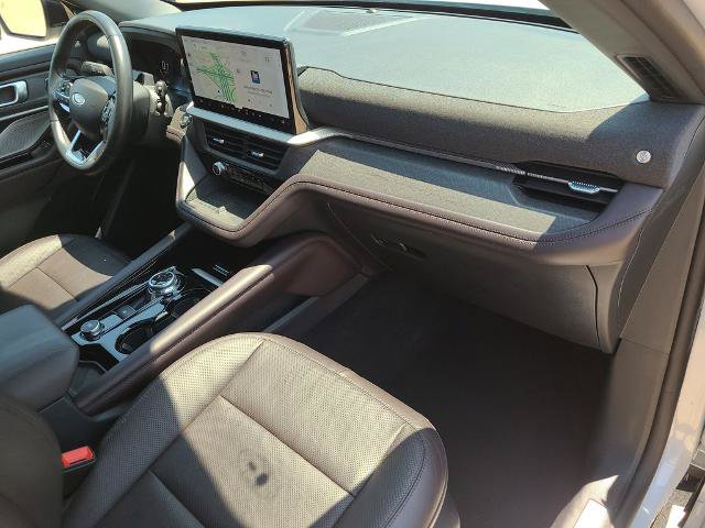 Certified 2025 Ford Explorer Platinum w/ LUX Leather Package AWD/4WD image 11