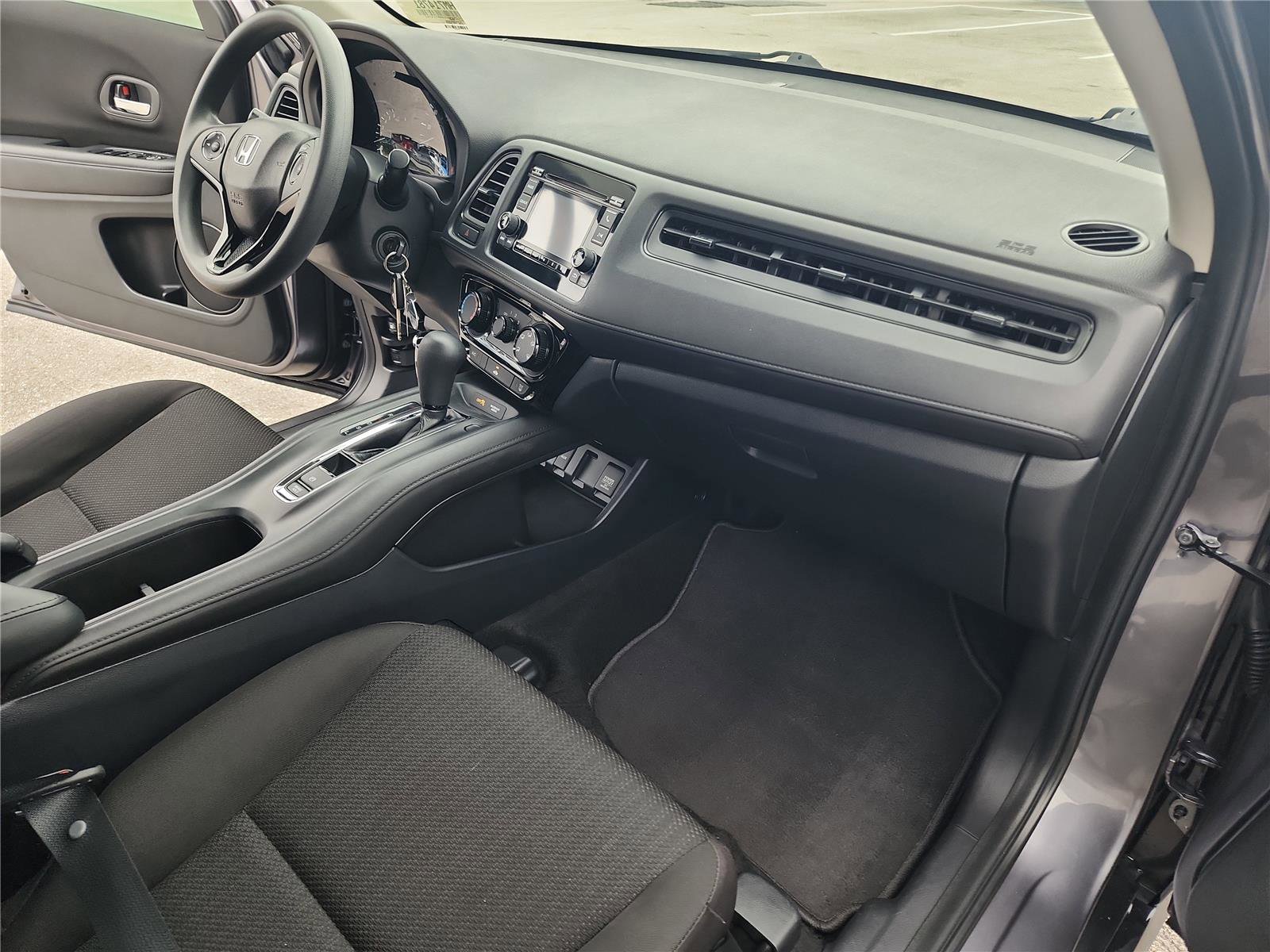 Used 2017 Honda HR-V LX image 29