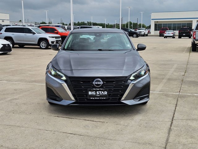 Used 2025 Nissan Altima 2.5 SV FWD image 8