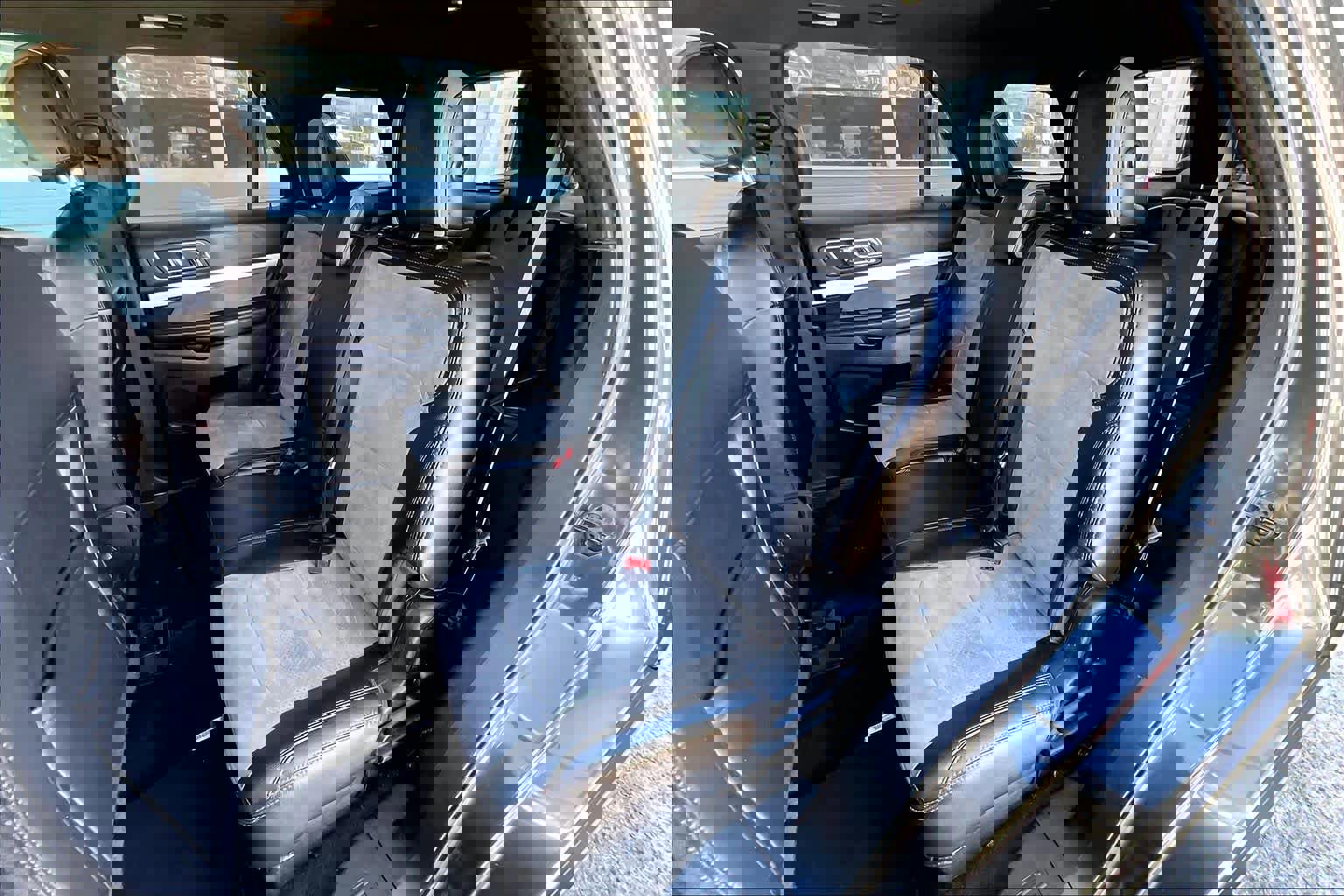 Certified 2017 Ford Explorer XLT w/ Equipment Group 202A image 23