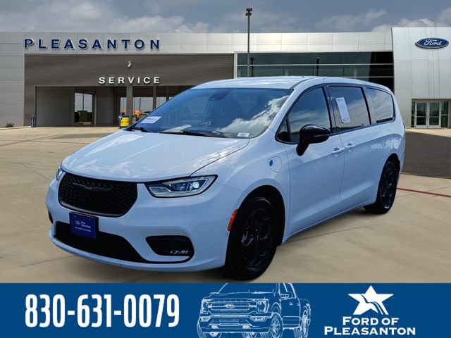 Used 2024 Chrysler Pacifica Limited