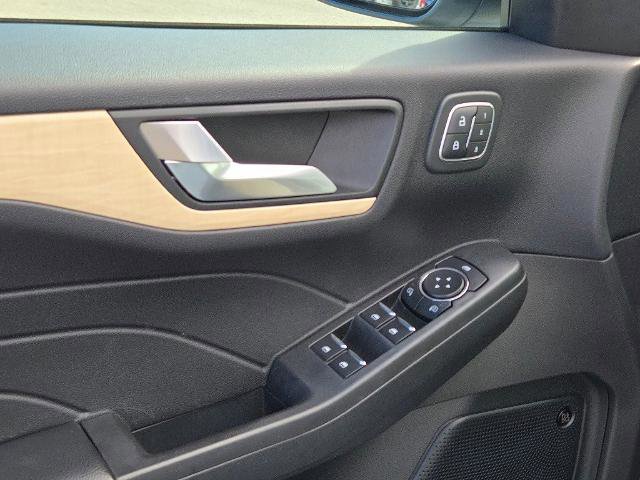 Certified 2022 Ford Escape Titanium w/ Titanium Elite Package image 21