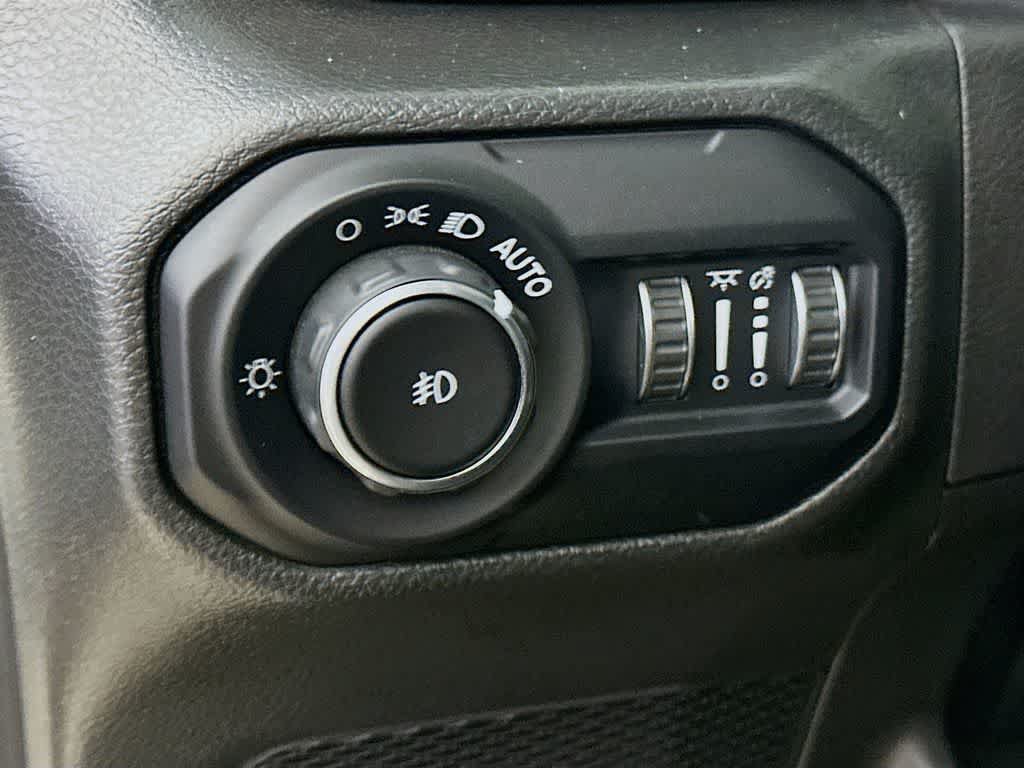 Used 2022 Jeep Wrangler Unlimited Sport AWD/4WD image 27