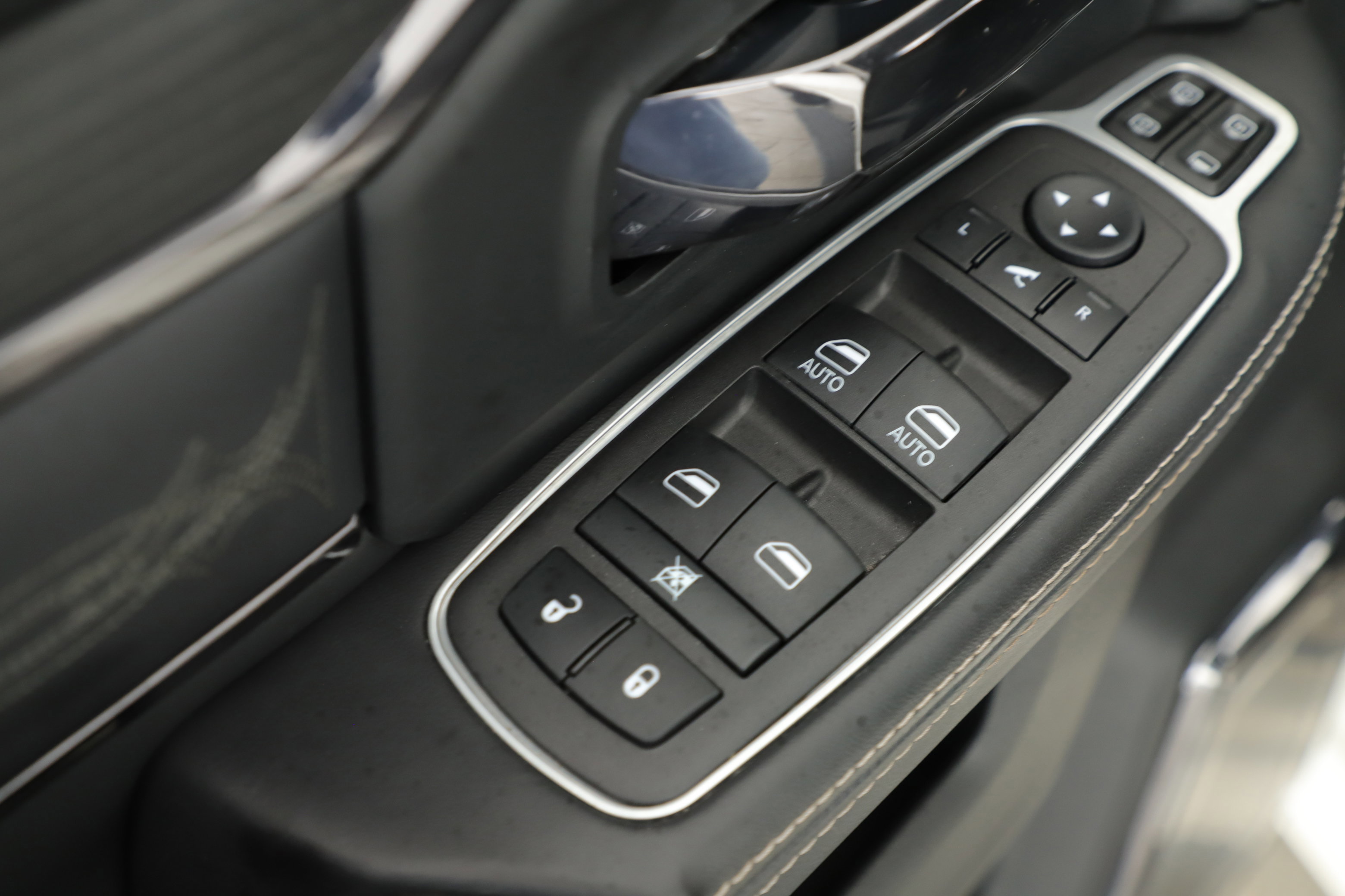 Used 2024 RAM 2500 Limited image 13