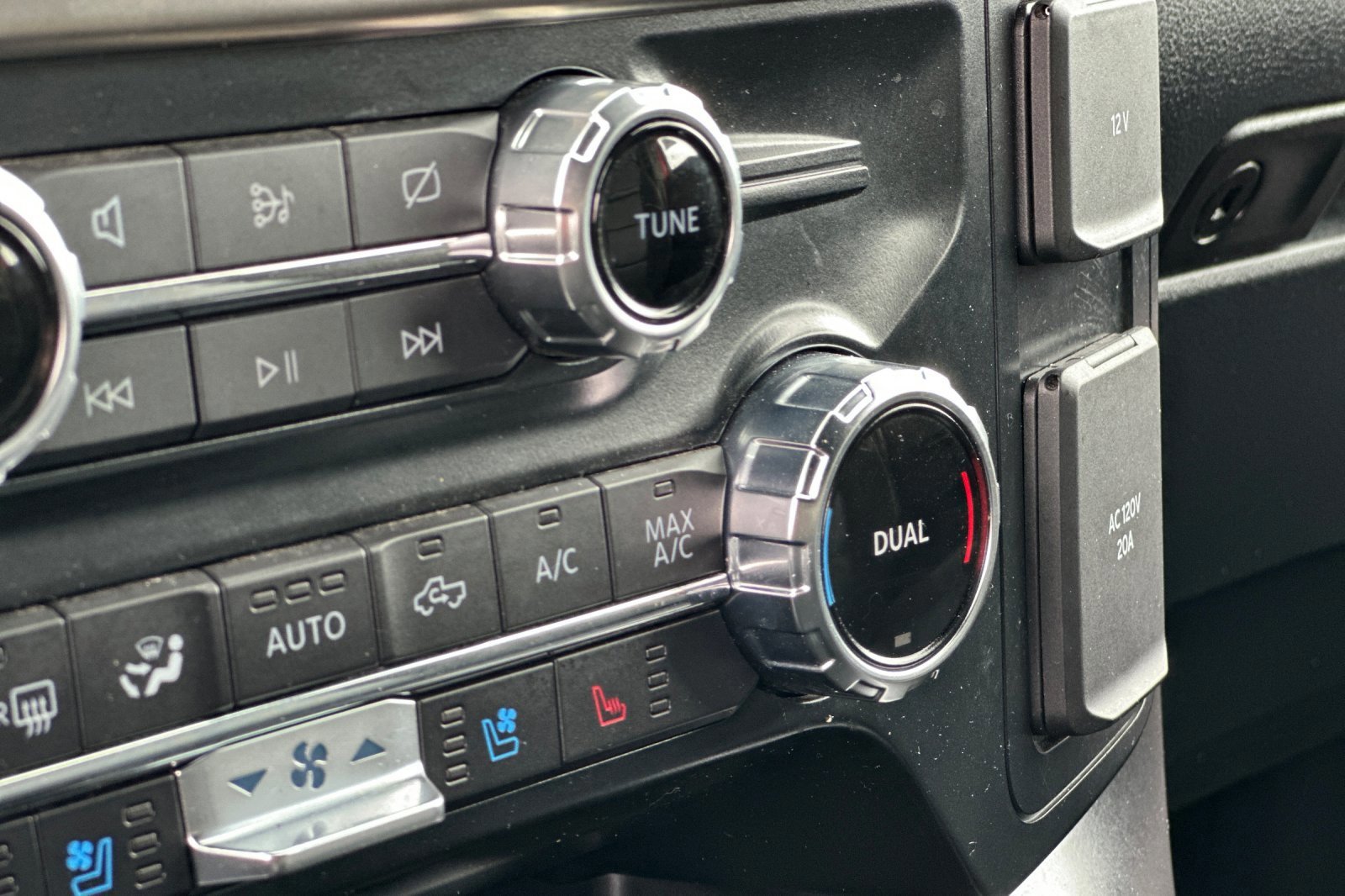 Certified 2022 Ford F150 Raptor w/ Equipment Group 801A High image 29