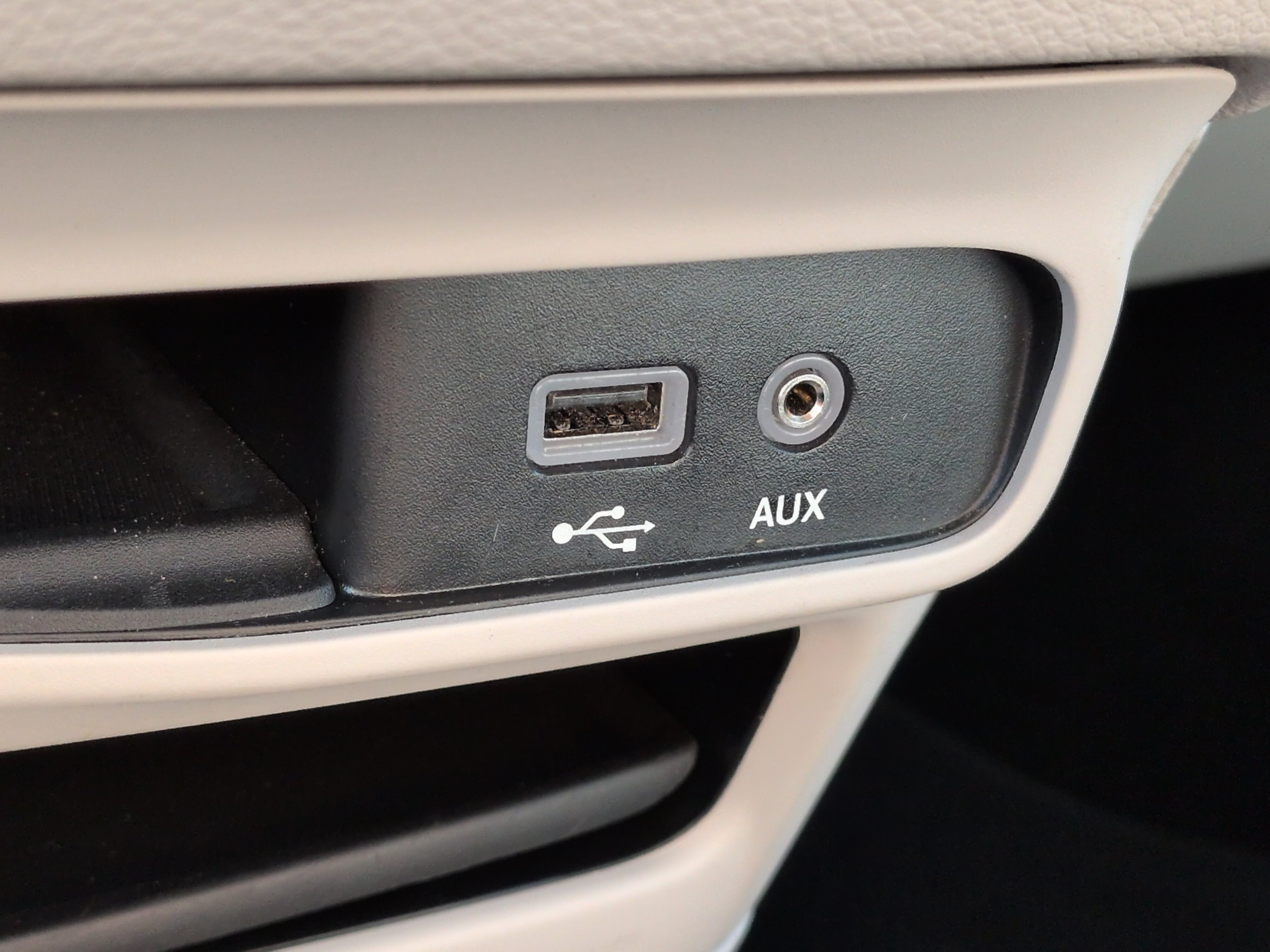 Used 2020 Chrysler Pacifica Touring-L FWD image 19