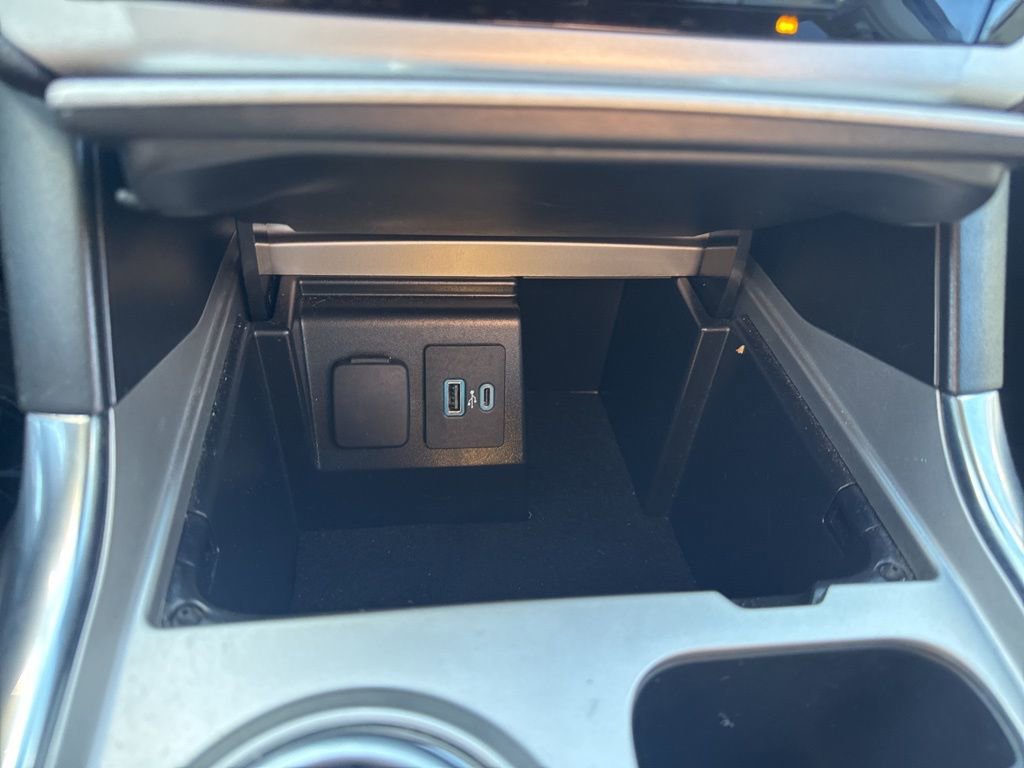 Certified 2022 Ford Explorer XLT w/ Equipment Group 202A image 23