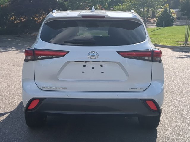 Used 2023 Toyota Highlander Limited FWD image 5