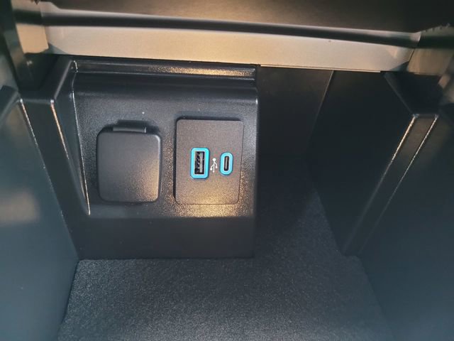 Certified 2022 Ford Explorer XLT image 24