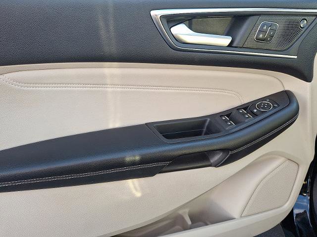 Certified 2022 Ford Edge Titanium image 12