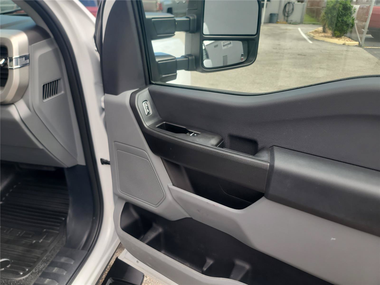 Certified 2024 Ford F250 XL w/ XL Chrome Package RWD image 23