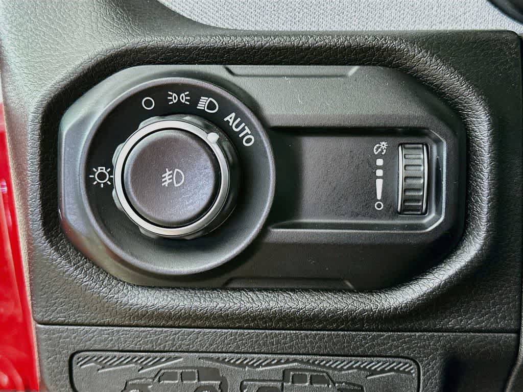 Used 2024 Jeep Wrangler Unlimited Sport AWD/4WD image 16
