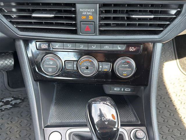Used 2024 Volkswagen Jetta SE FWD image 23