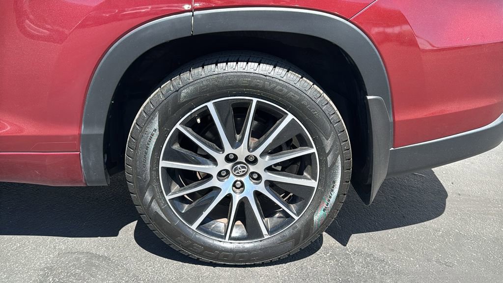 Used 2017 Toyota Highlander SE image 8