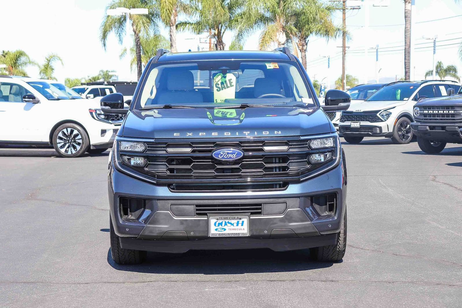 Certified 2025 Ford Expedition Active AWD/4WD image 2