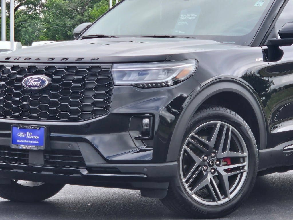 Certified 2025 Ford Explorer ST-Line w/ ST-Line Street Pack AWD/4WD image 2